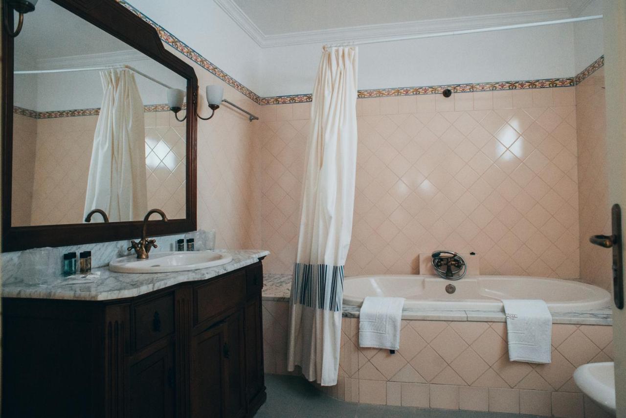 Guesthouse Da Vila Mourão エクステリア 写真
